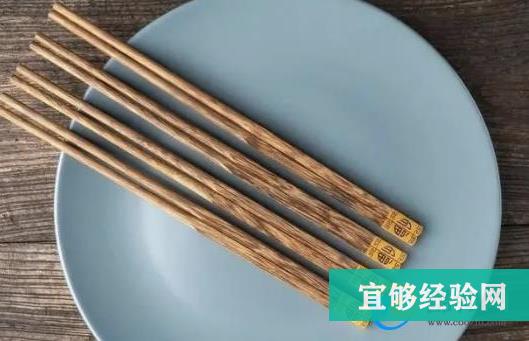 只用清水洗筷子，等于吃“细菌”？原来一直没做对，赶紧改过来